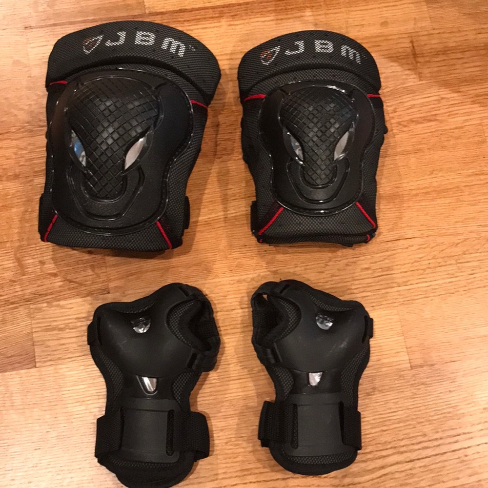 Knee pads, elbow pads and wrist guards. Adult size